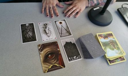 Bri Sosa tarot card reading